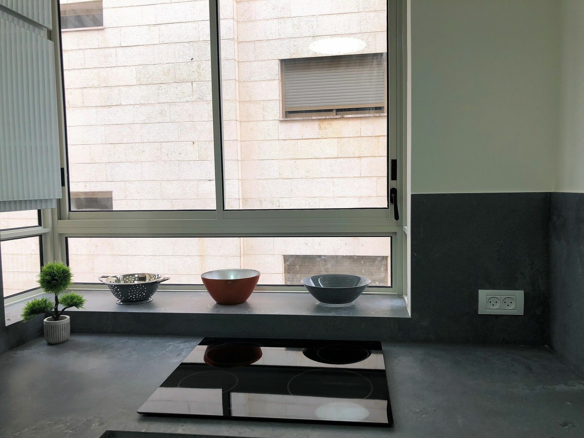 Arianked Palace With Private Parking Tel Aviv Exterior photo